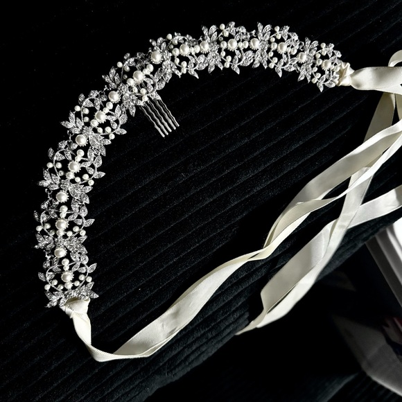 Swarovski crystal ivory pearl Hairpiece Comb bridal wedding accessory Hair piece - Picture 5 of 6